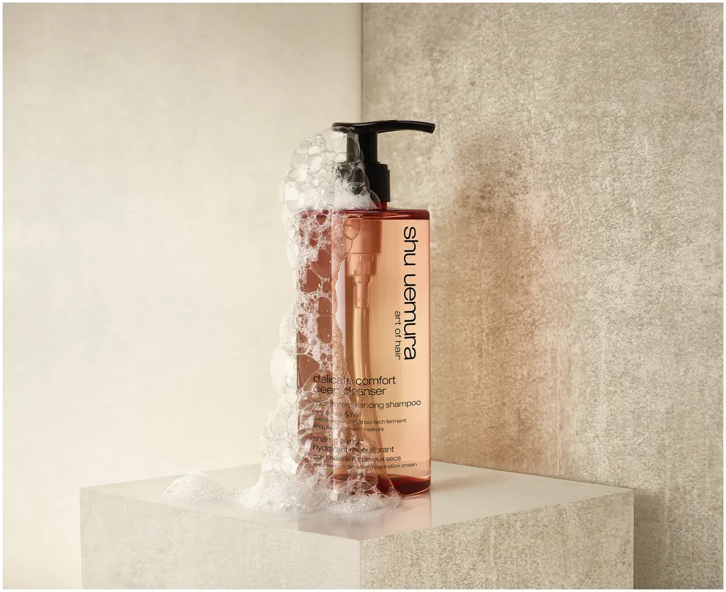 Shu Uemura Delicate Comfort Shampoing hydratant rééquilibrant pour cuir chevelu & cheveux secs