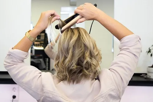 Beach Waves avec le lisseur – Guide DIY